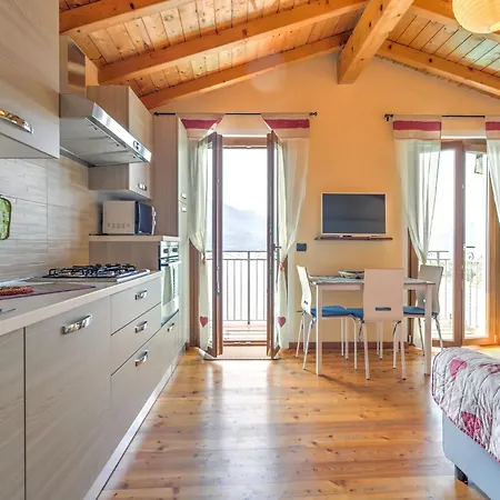 度假居 Apartment Near Lake Como With Pool, Cleaning Included 赫拉弗多纳
