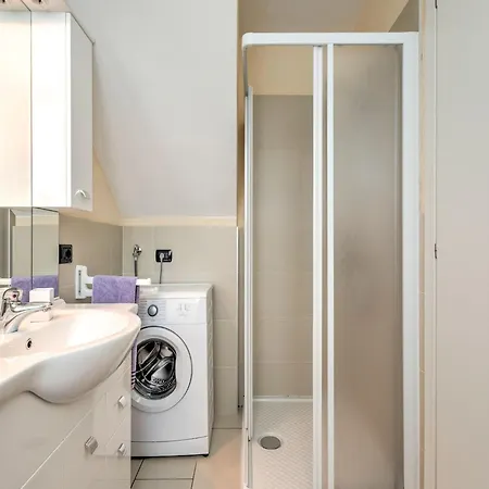 Apartment Near Lake Como With Pool, Cleaning Included Prázdninový dům
