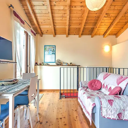 Belvilla By Oyo Romantica, Cleaning Included Holiday home Gravedona